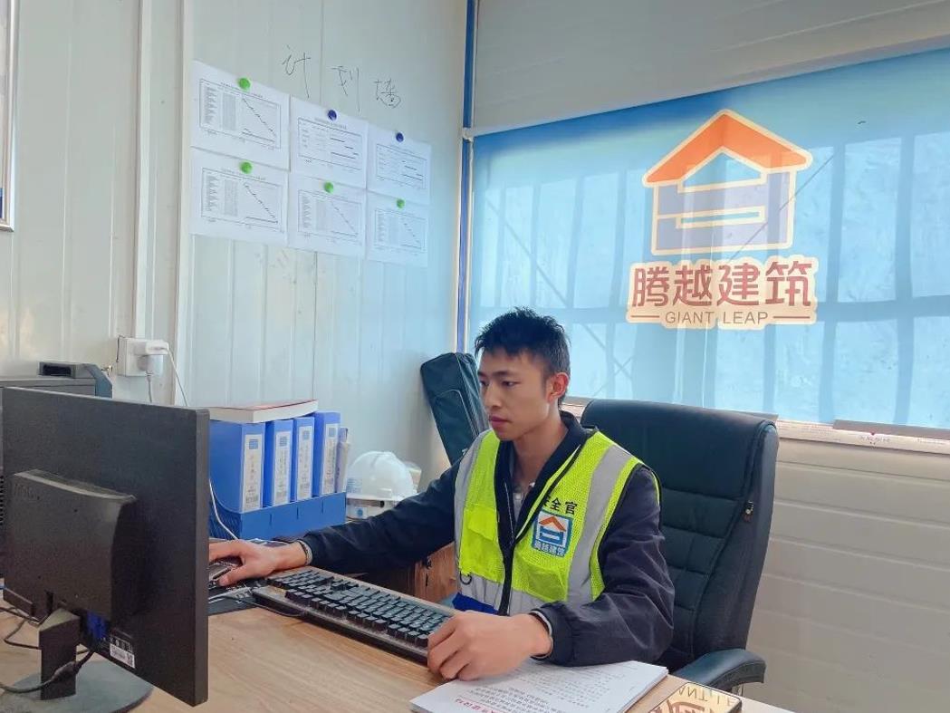 先锋人物 | 春雨“润土”细无声