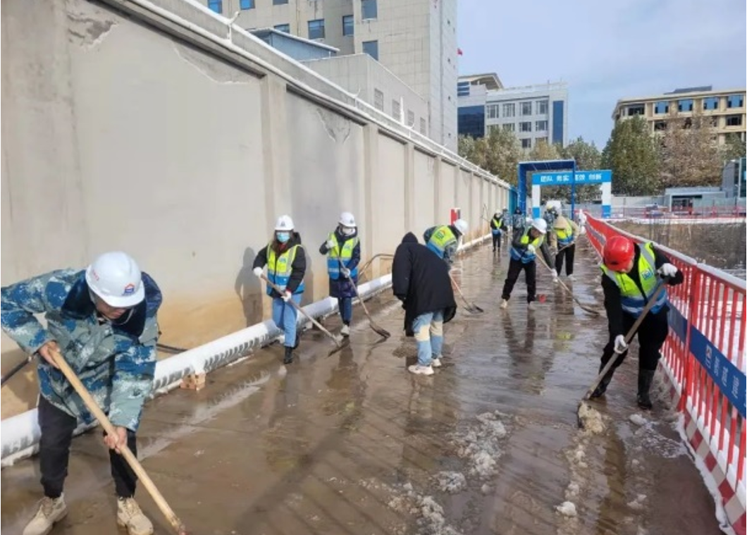 邀你来“看雪”之腾越铁军“初雪忙”